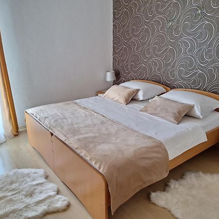 Villa Suzy-Apartments Suzana Lovran Luaran gambar
